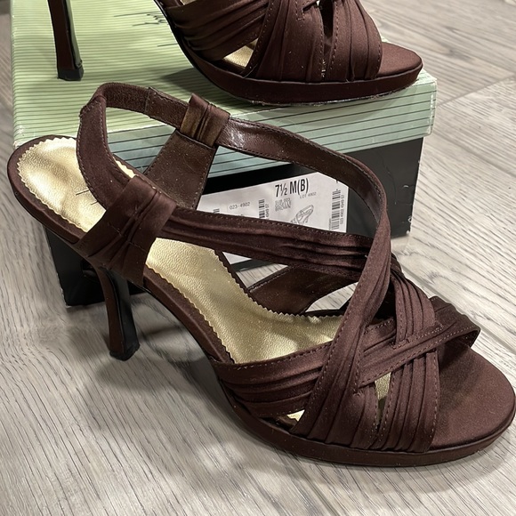 Jacqueline Ferrar high heels - Picture 2 of 6